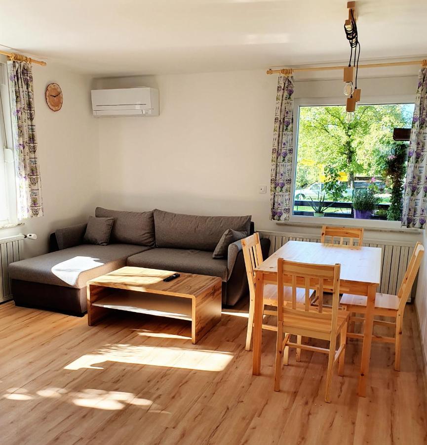 Honey Apartments Zirovnica Dış mekan fotoğraf