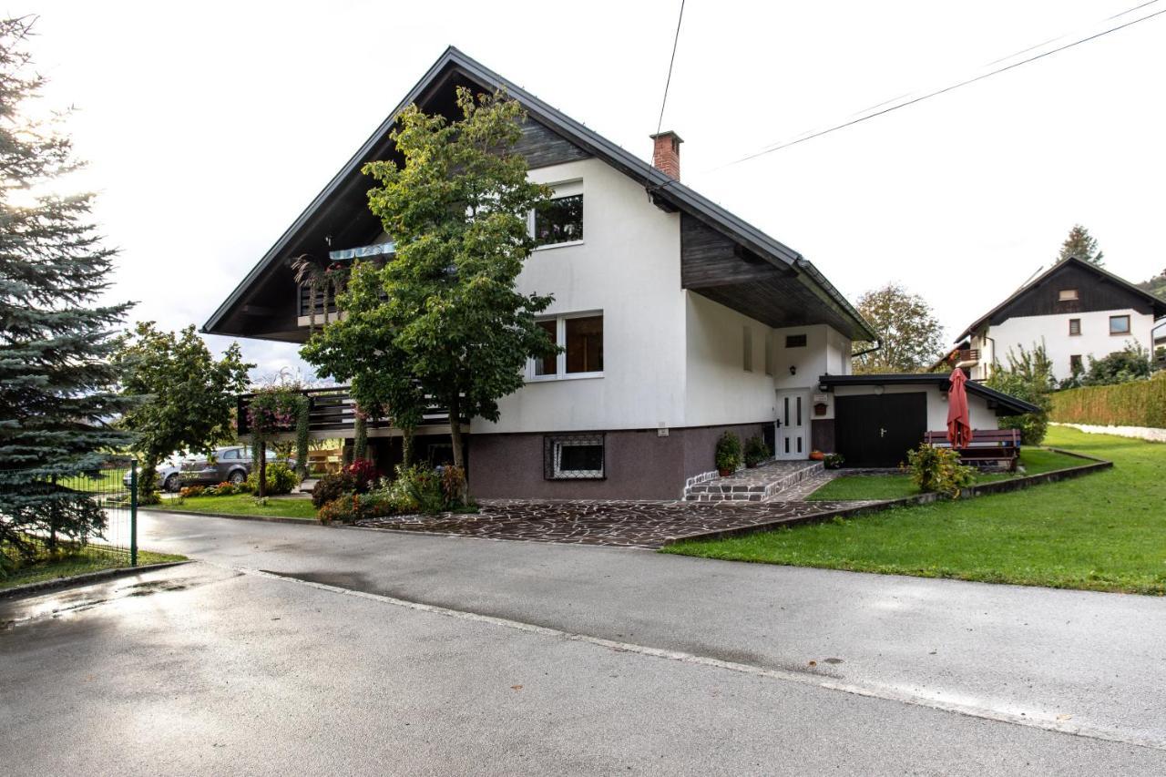 Honey Apartments Zirovnica Dış mekan fotoğraf