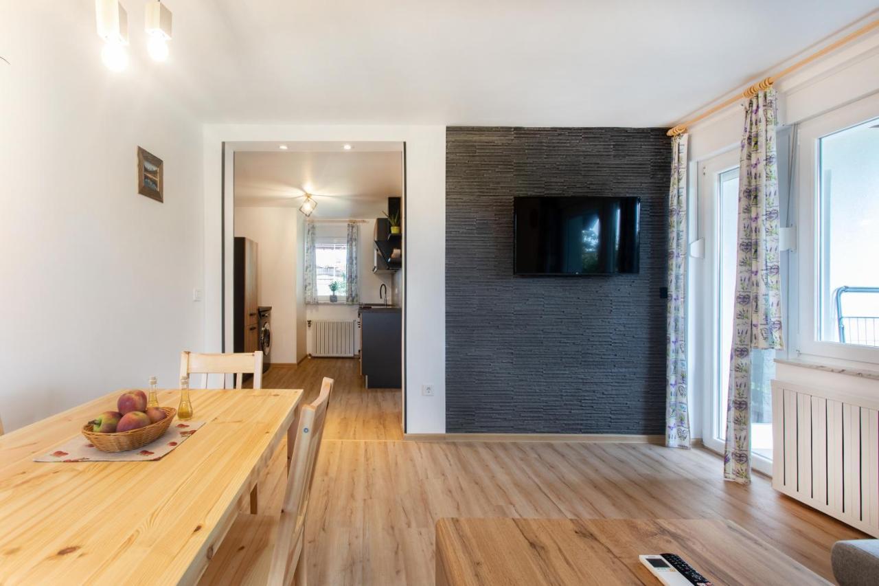 Honey Apartments Zirovnica Dış mekan fotoğraf