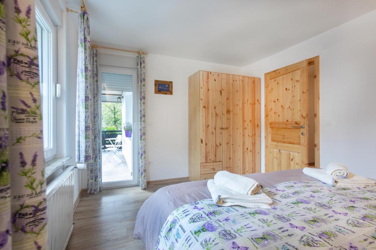 Honey Apartments Zirovnica Dış mekan fotoğraf