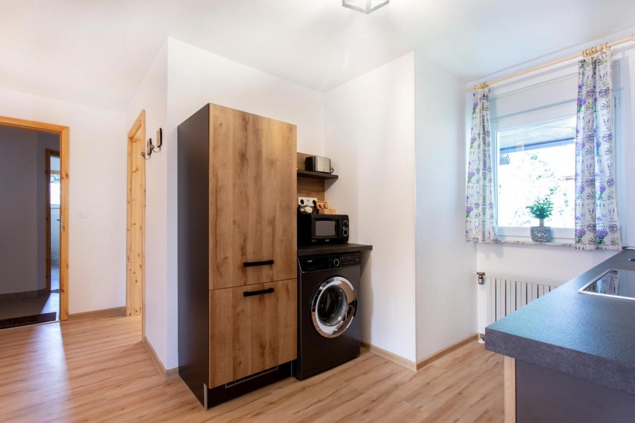Honey Apartments Zirovnica Dış mekan fotoğraf