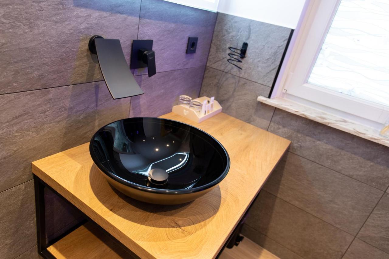 Honey Apartments Zirovnica Dış mekan fotoğraf