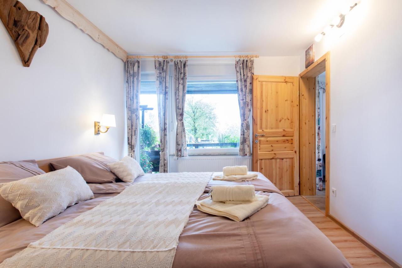 Honey Apartments Zirovnica Dış mekan fotoğraf